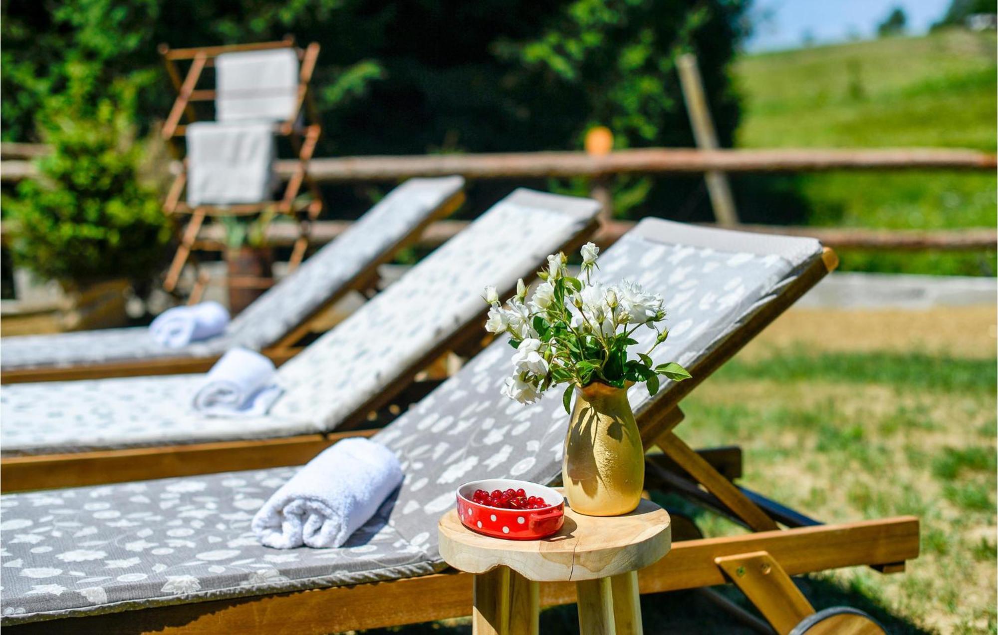 Pet Friendly Home In Varazdin Breg With Jacuzzi Eksteriør bilde